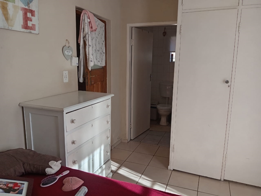 5 Bedroom Property for Sale in Witpoortjie Gauteng