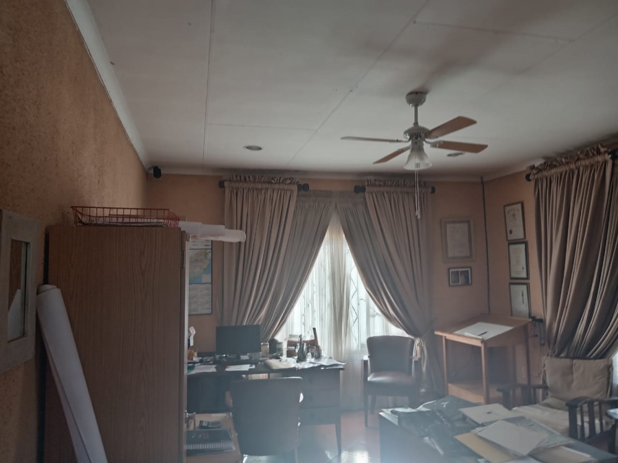 5 Bedroom Property for Sale in Witpoortjie Gauteng