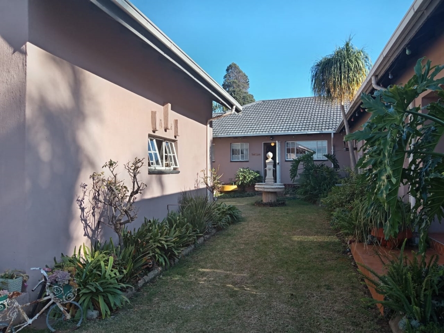 5 Bedroom Property for Sale in Witpoortjie Gauteng