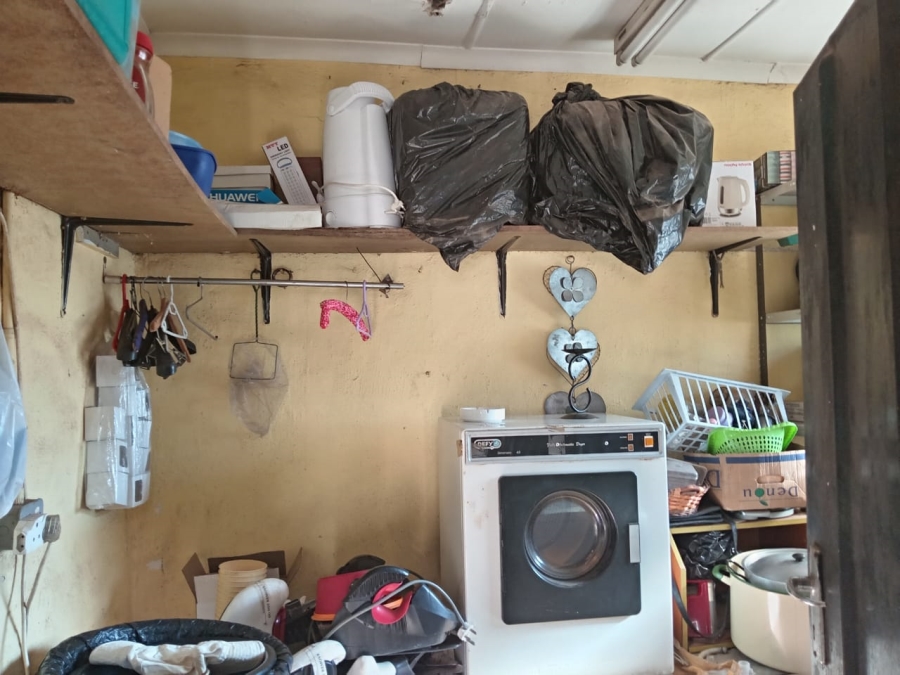 5 Bedroom Property for Sale in Witpoortjie Gauteng