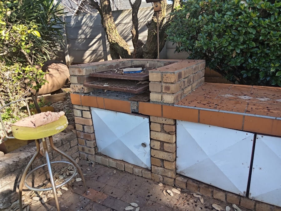 5 Bedroom Property for Sale in Witpoortjie Gauteng