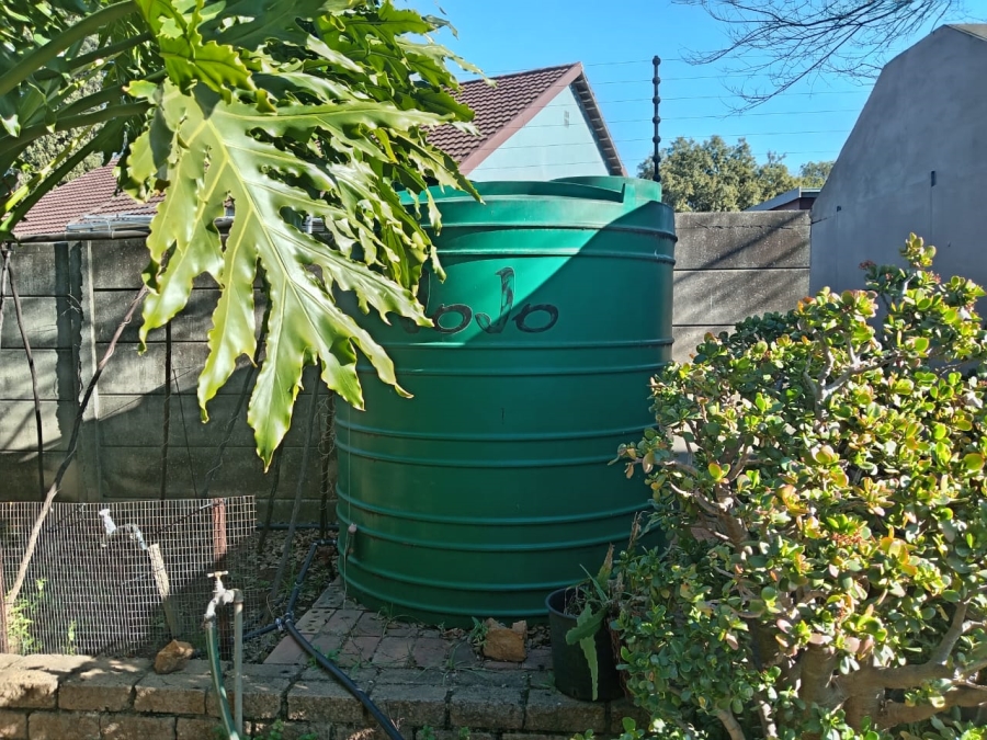 5 Bedroom Property for Sale in Witpoortjie Gauteng