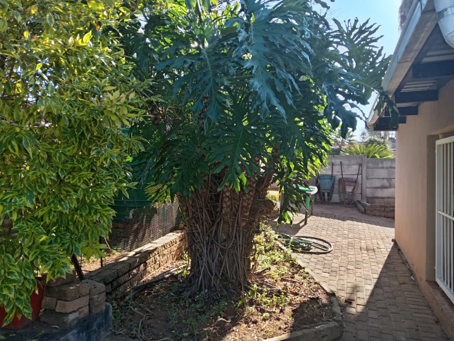 5 Bedroom Property for Sale in Witpoortjie Gauteng