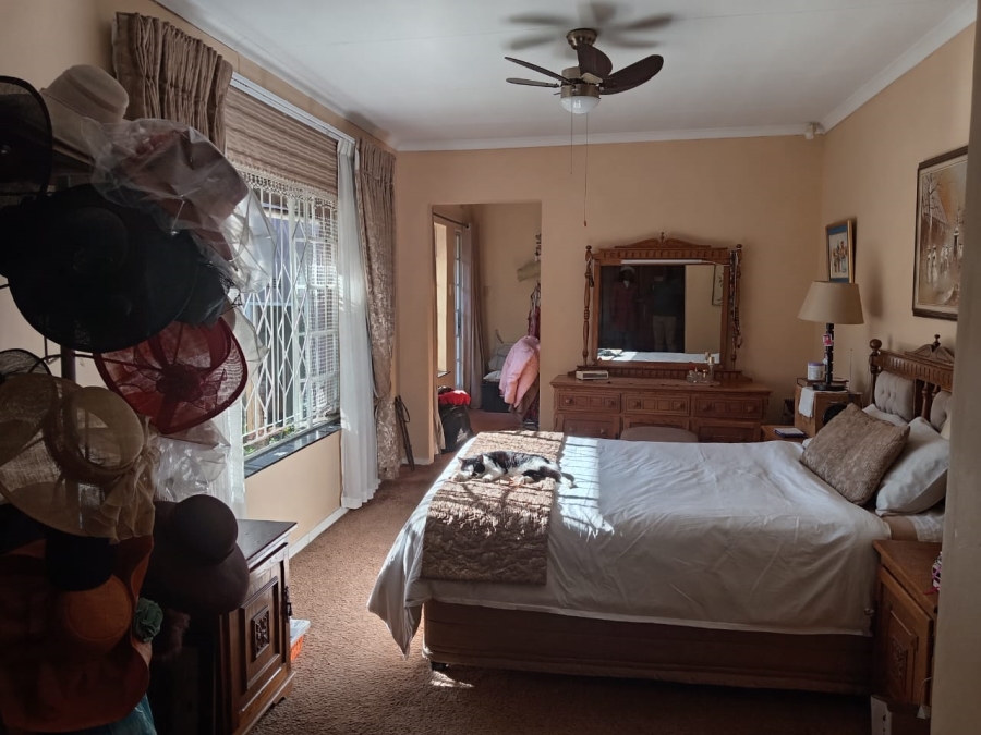 5 Bedroom Property for Sale in Witpoortjie Gauteng