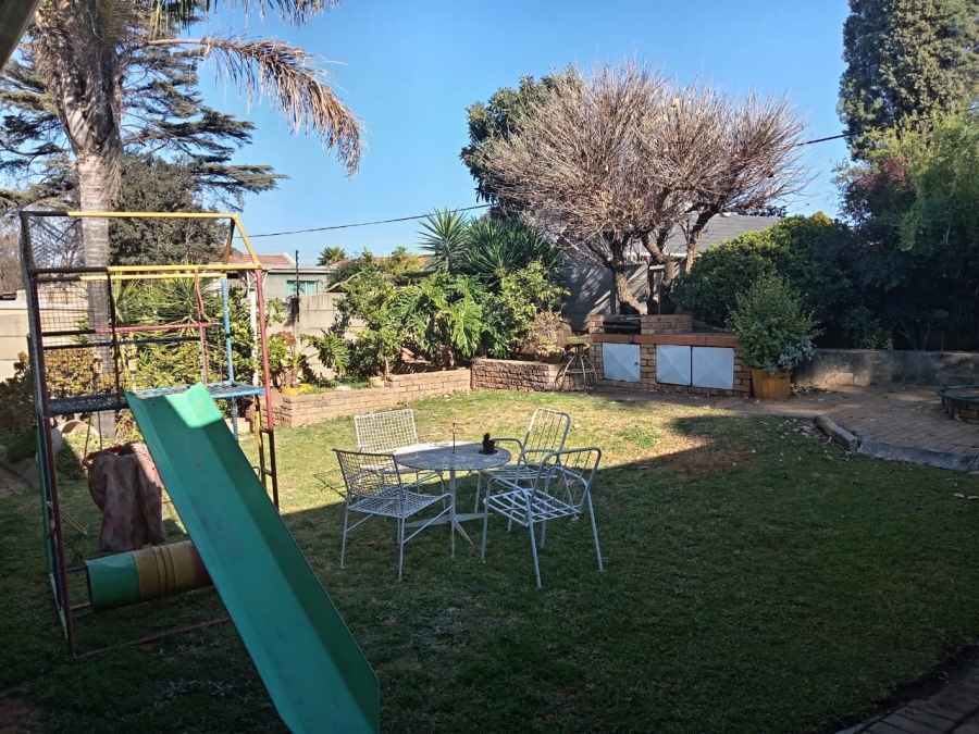 5 Bedroom Property for Sale in Witpoortjie Gauteng
