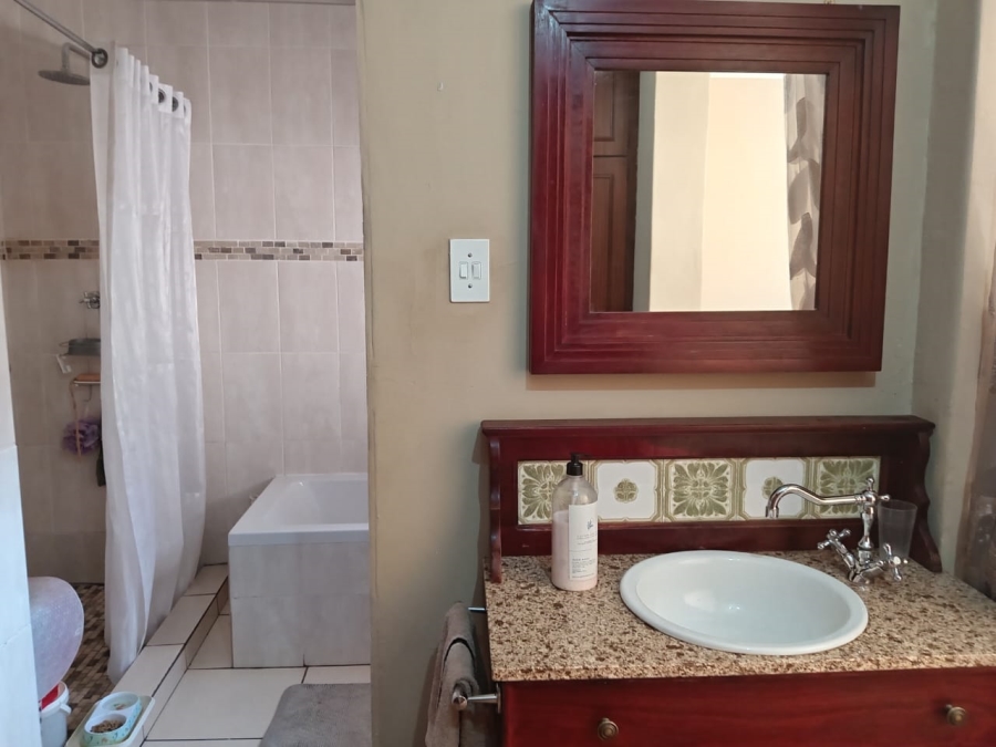 5 Bedroom Property for Sale in Witpoortjie Gauteng