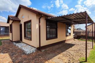 2 Bedroom Property for Sale in Dawn Park Gauteng