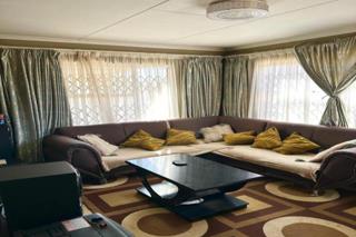 2 Bedroom Property for Sale in Dawn Park Gauteng