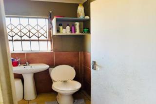 2 Bedroom Property for Sale in Dawn Park Gauteng
