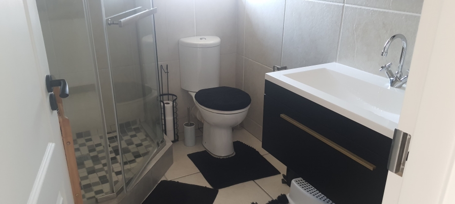 2 Bedroom Property for Sale in Greenstone Hill Gauteng