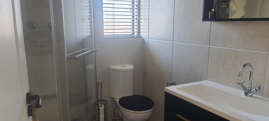 2 Bedroom Property for Sale in Greenstone Hill Gauteng