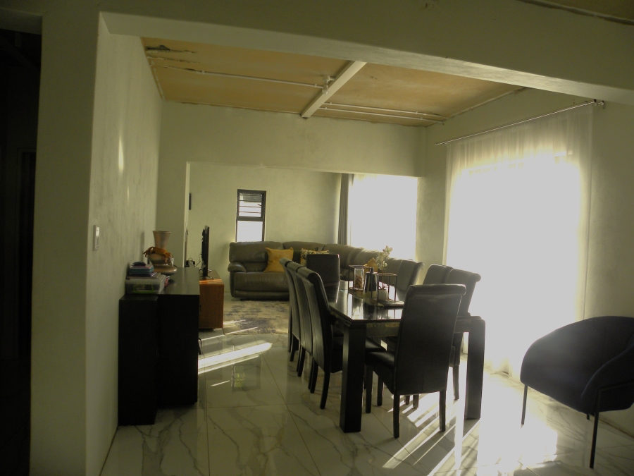 4 Bedroom Property for Sale in Strubensvallei Gauteng