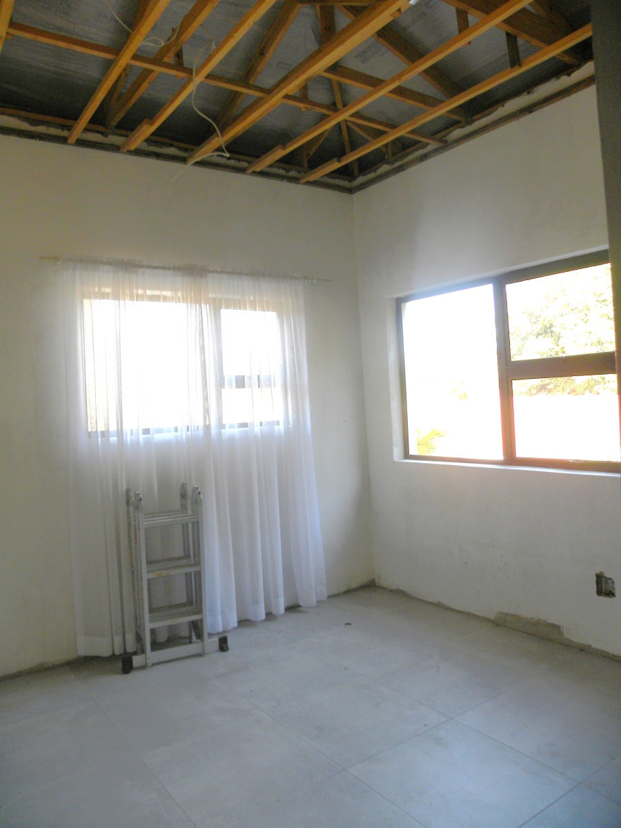 4 Bedroom Property for Sale in Strubensvallei Gauteng