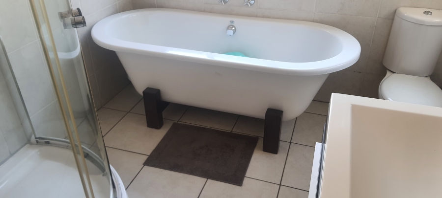 2 Bedroom Property for Sale in Greenstone Hill Gauteng