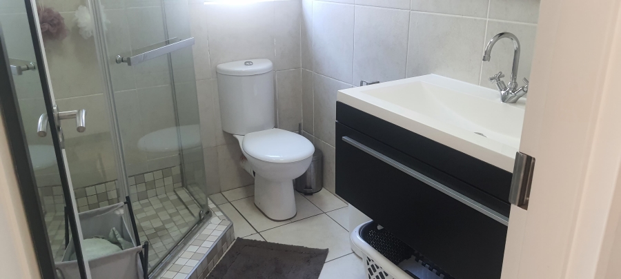 2 Bedroom Property for Sale in Greenstone Hill Gauteng