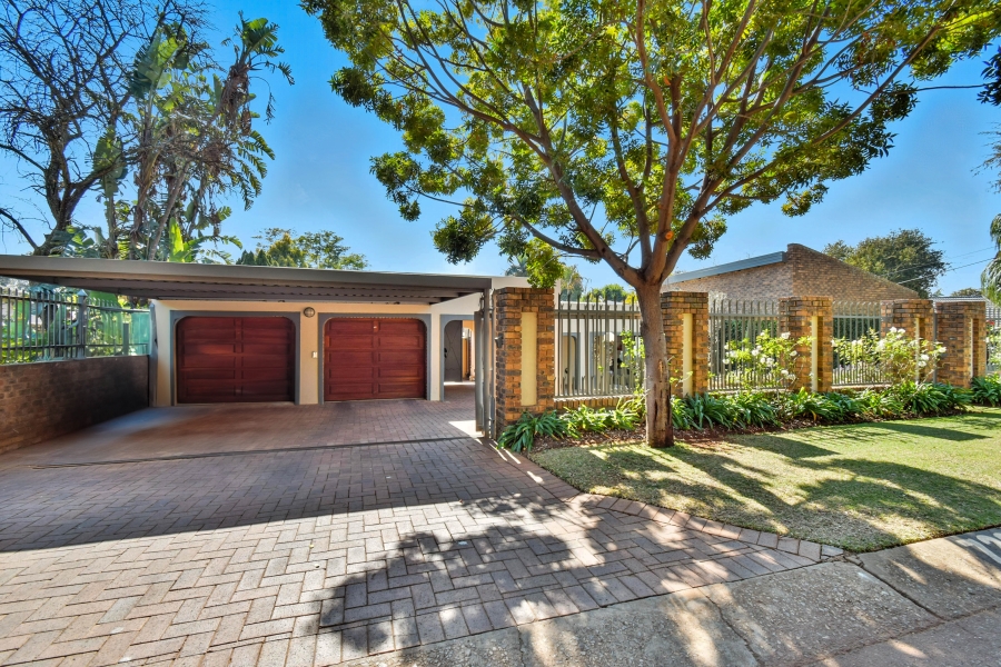 3 Bedroom Property for Sale in Garsfontein Gauteng