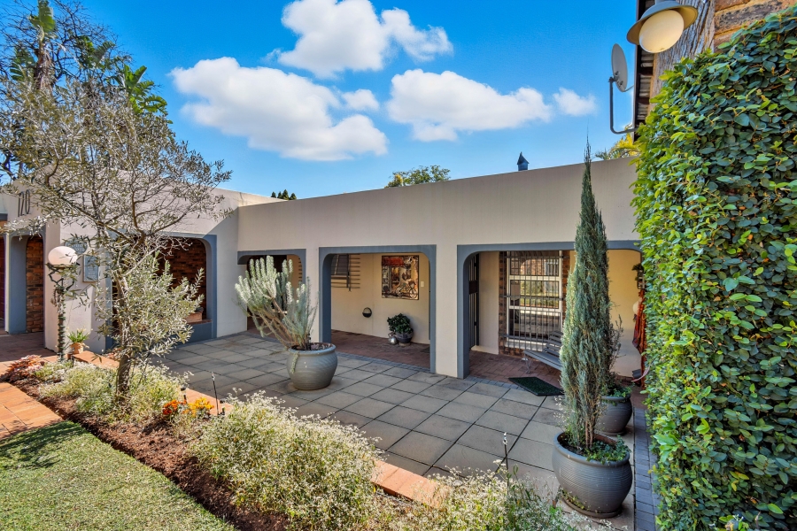 3 Bedroom Property for Sale in Garsfontein Gauteng