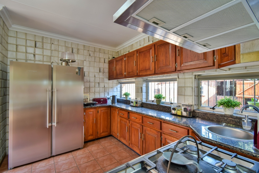 3 Bedroom Property for Sale in Garsfontein Gauteng