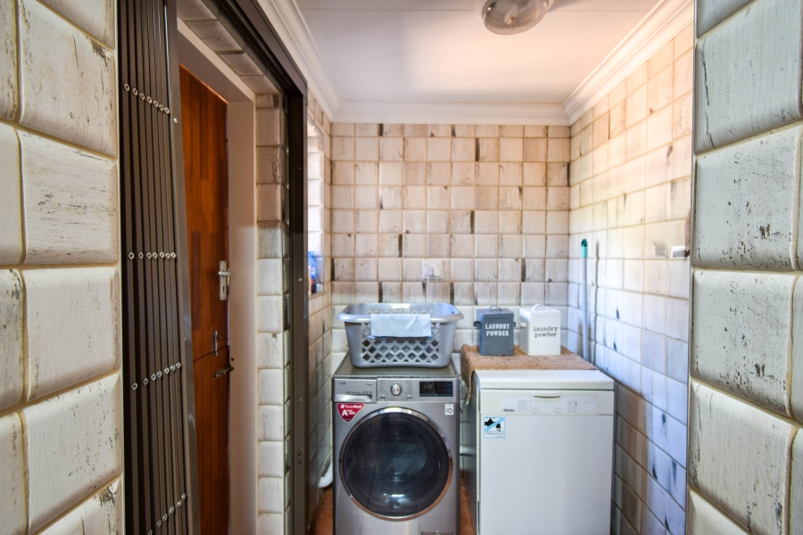3 Bedroom Property for Sale in Garsfontein Gauteng