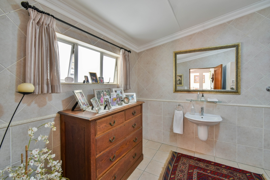 3 Bedroom Property for Sale in Garsfontein Gauteng