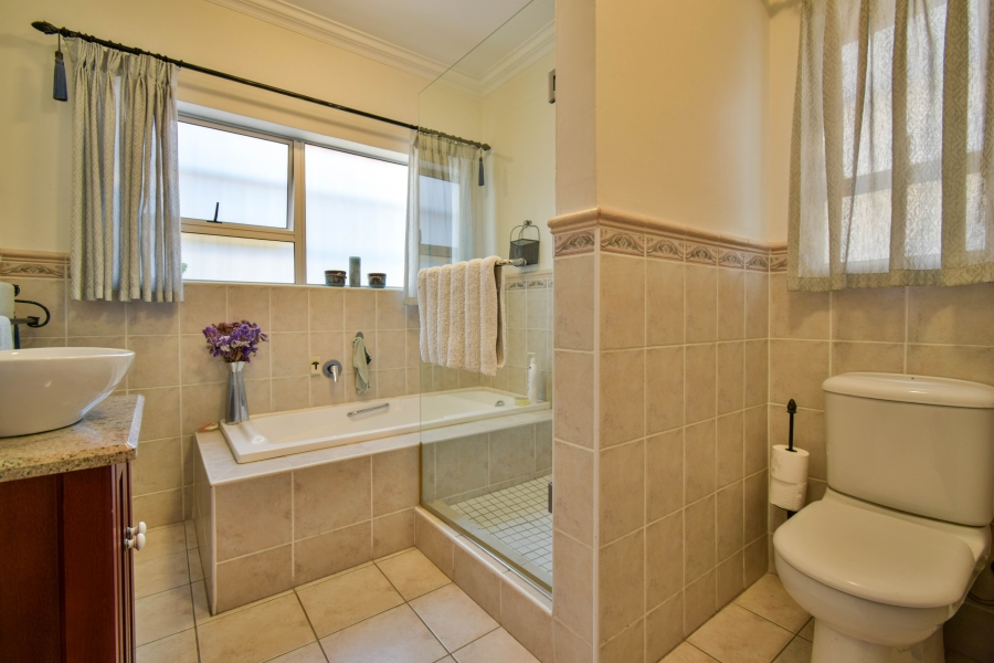 3 Bedroom Property for Sale in Garsfontein Gauteng