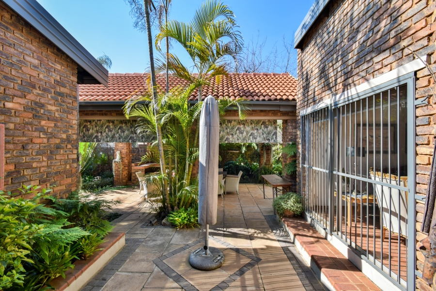 3 Bedroom Property for Sale in Garsfontein Gauteng