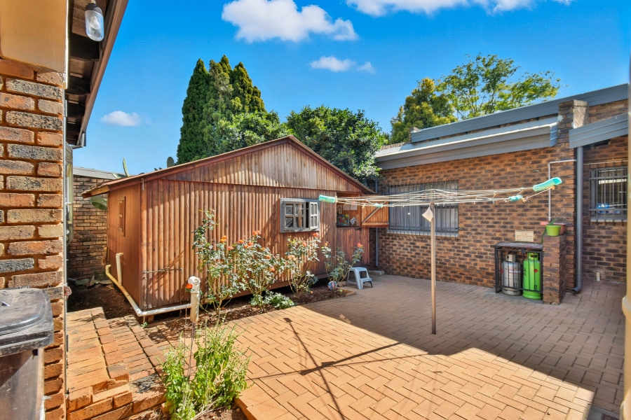 3 Bedroom Property for Sale in Garsfontein Gauteng
