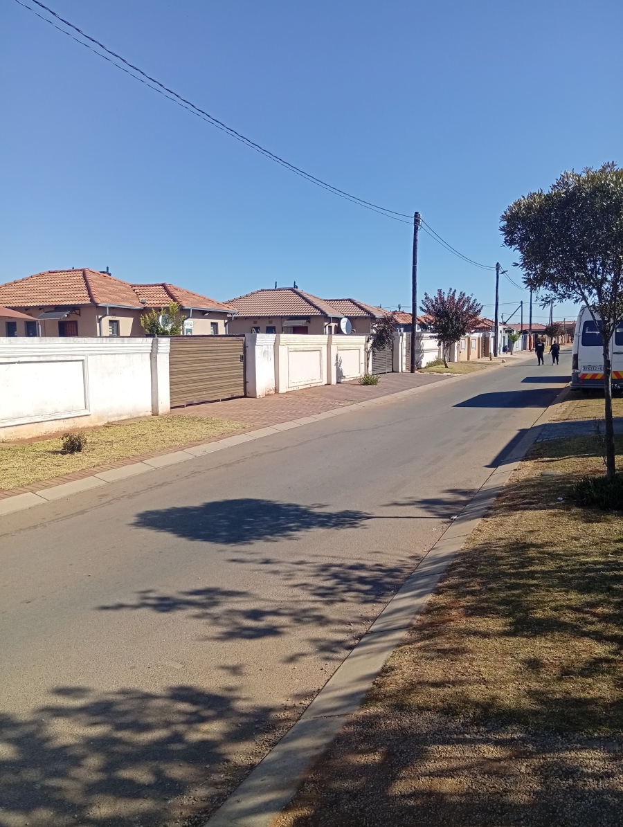 3 Bedroom Property for Sale in Protea Glen Gauteng