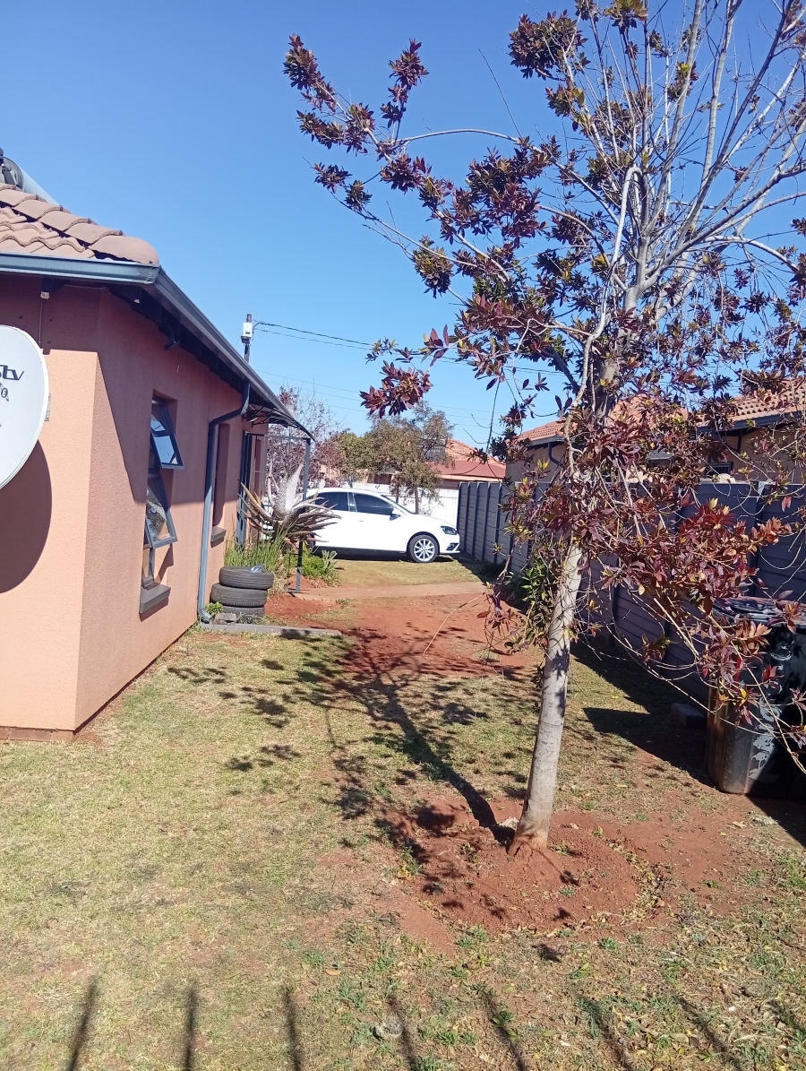3 Bedroom Property for Sale in Protea Glen Gauteng