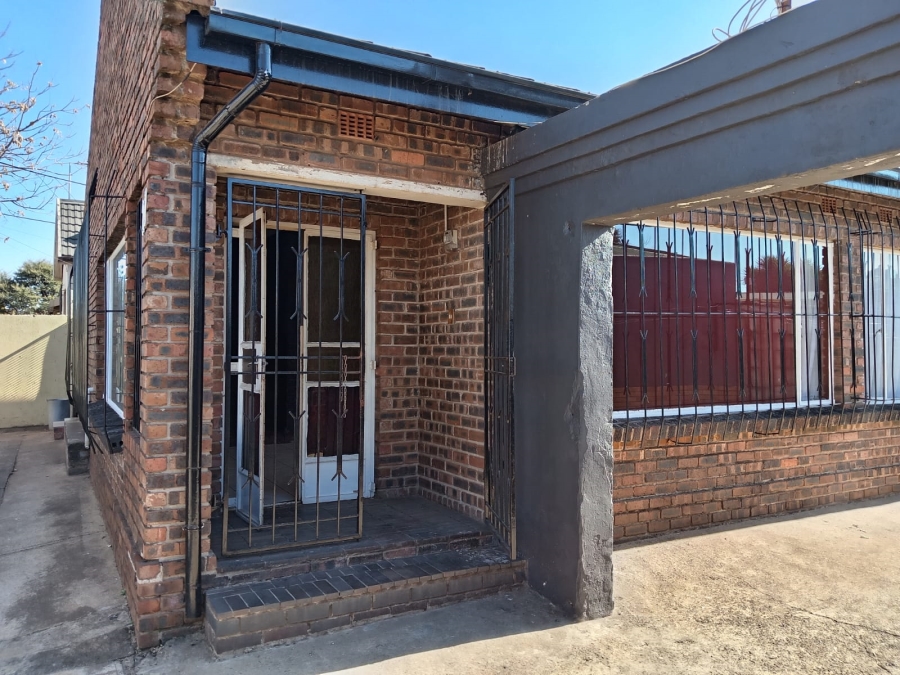 9 Bedroom Property for Sale in Roodepoort North Gauteng