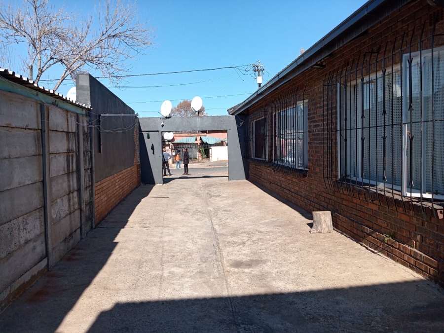 9 Bedroom Property for Sale in Roodepoort North Gauteng
