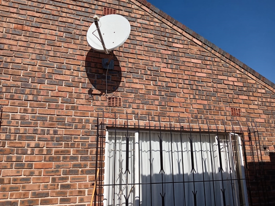 9 Bedroom Property for Sale in Roodepoort North Gauteng