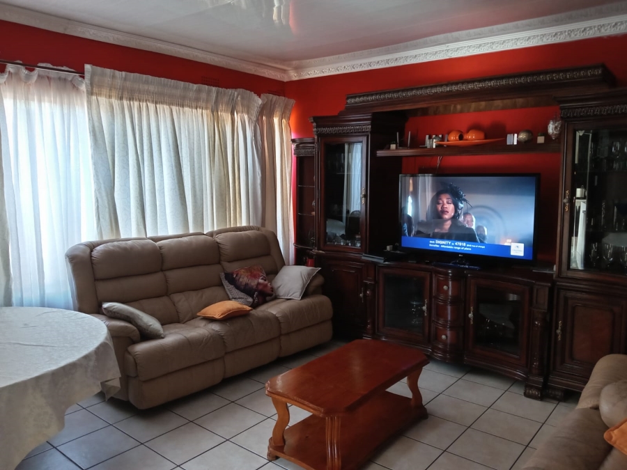 9 Bedroom Property for Sale in Roodepoort North Gauteng