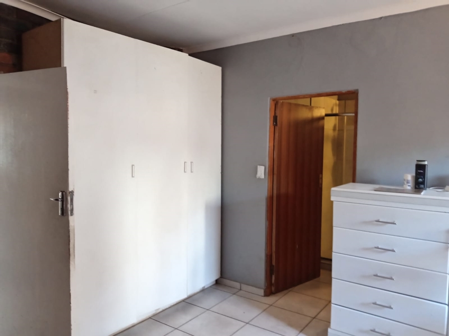9 Bedroom Property for Sale in Roodepoort North Gauteng