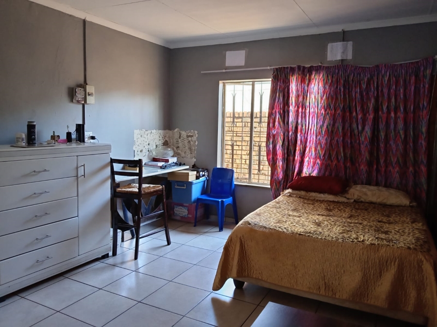 9 Bedroom Property for Sale in Roodepoort North Gauteng