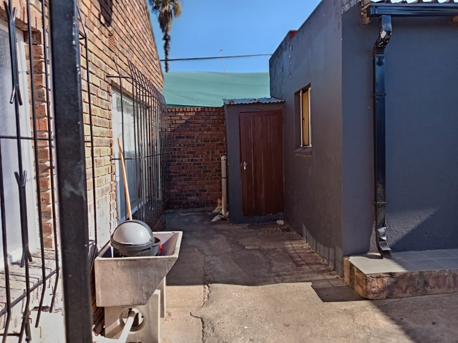 9 Bedroom Property for Sale in Roodepoort North Gauteng