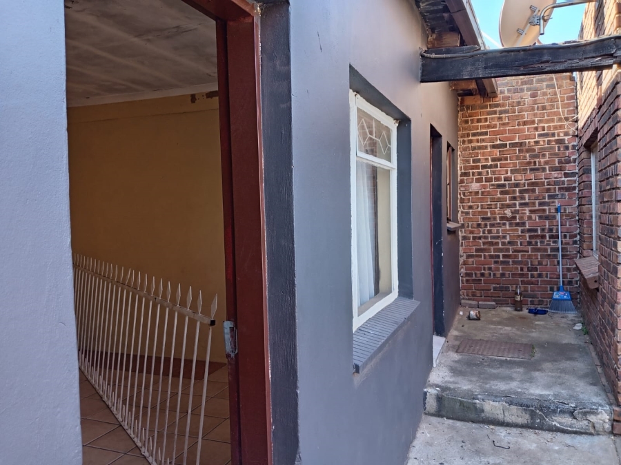 9 Bedroom Property for Sale in Roodepoort North Gauteng