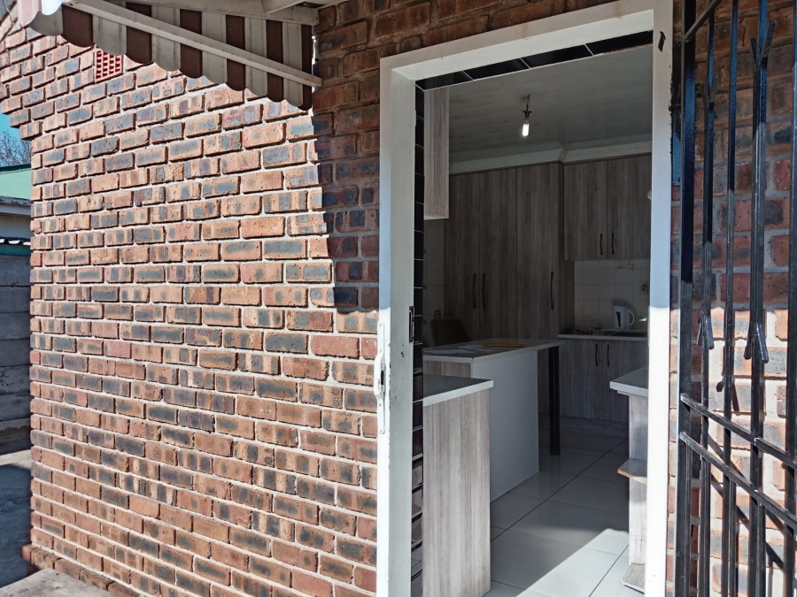 9 Bedroom Property for Sale in Roodepoort North Gauteng