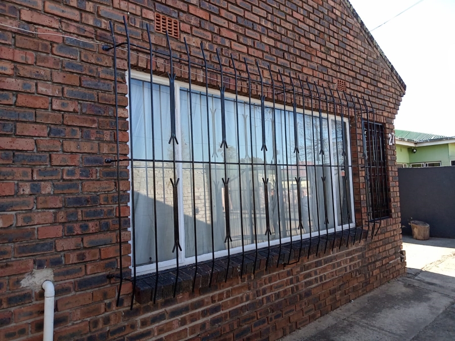 9 Bedroom Property for Sale in Roodepoort North Gauteng