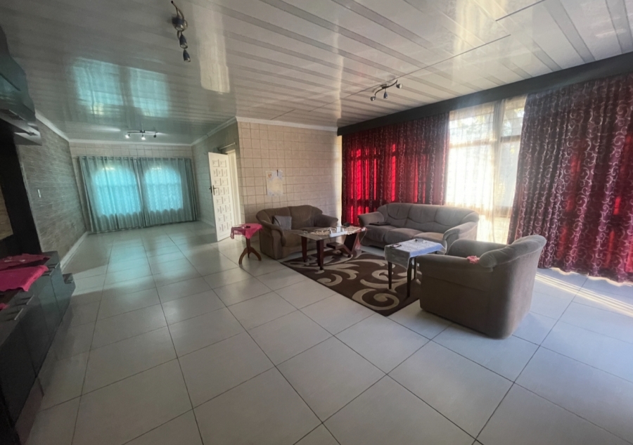 3 Bedroom Property for Sale in Mountain View Gauteng