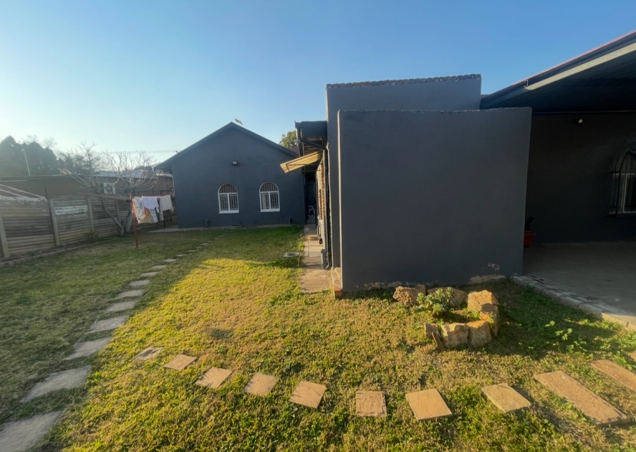 3 Bedroom Property for Sale in Mountain View Gauteng