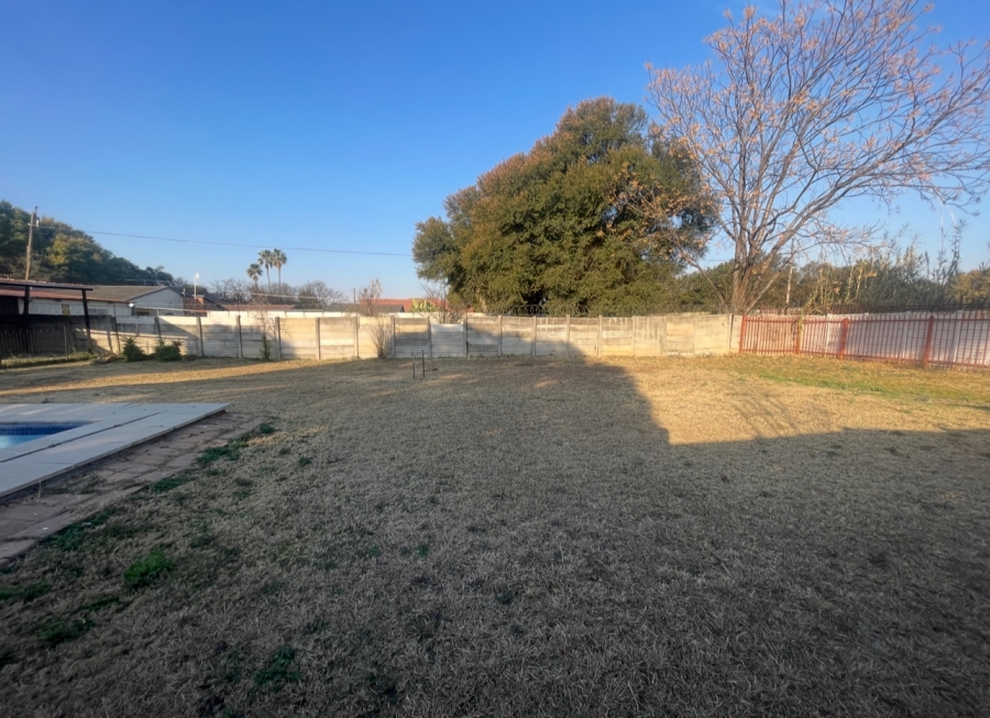 3 Bedroom Property for Sale in Mountain View Gauteng