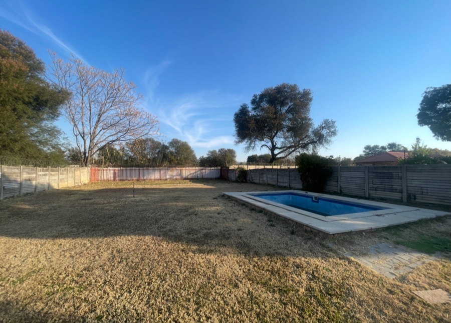 3 Bedroom Property for Sale in Mountain View Gauteng