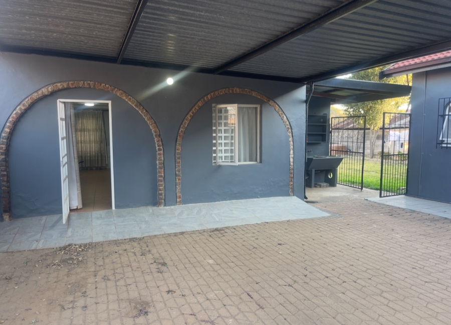 3 Bedroom Property for Sale in Mountain View Gauteng