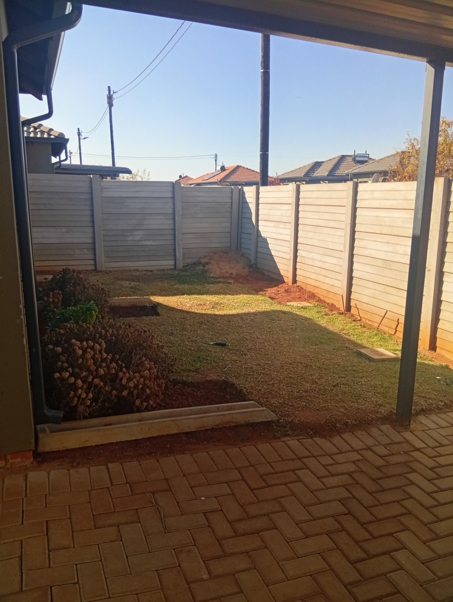 2 Bedroom Property for Sale in Protea Glen Gauteng