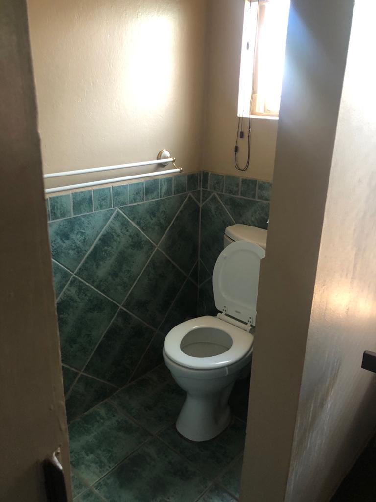 To Let 2 Bedroom Property for Rent in Waverley Gauteng