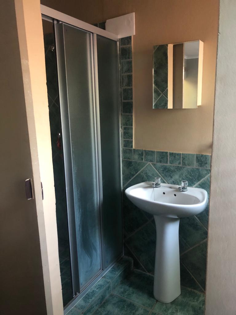 To Let 2 Bedroom Property for Rent in Waverley Gauteng