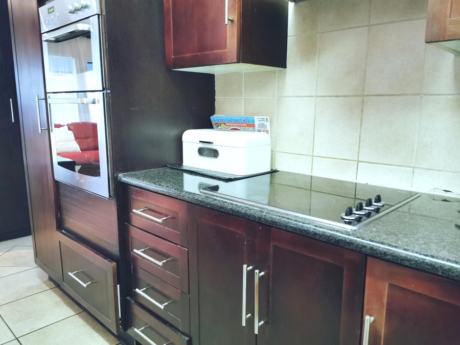 To Let 3 Bedroom Property for Rent in Thatchfield Estate Gauteng