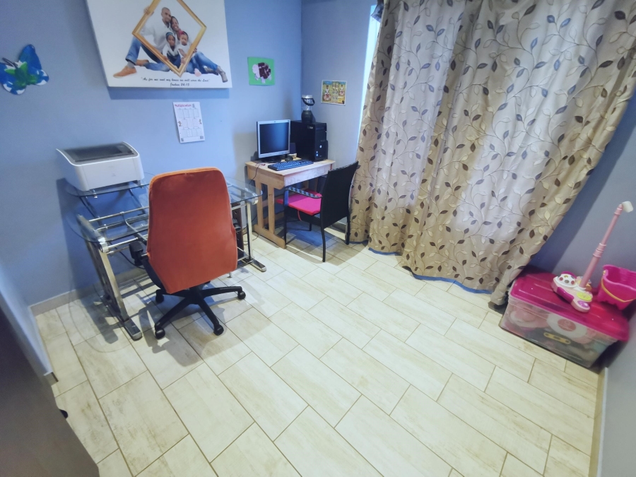 To Let 3 Bedroom Property for Rent in Thatchfield Estate Gauteng