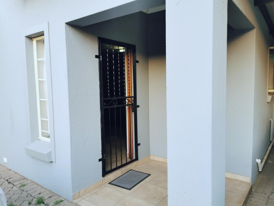 To Let 3 Bedroom Property for Rent in Thatchfield Estate Gauteng